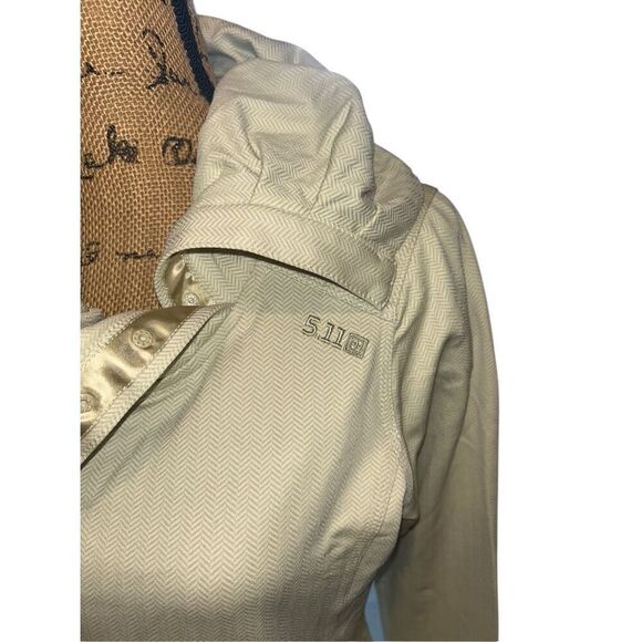 NWOT 5.11 Tactical Aphrodite Pullover Women's Medium Sand Herringbone Cowl Neck - Picture 6 of 8